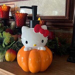 🧡 Hello Kitty Pumpkin Soap Dispenser NWT❌ FINAL SALE